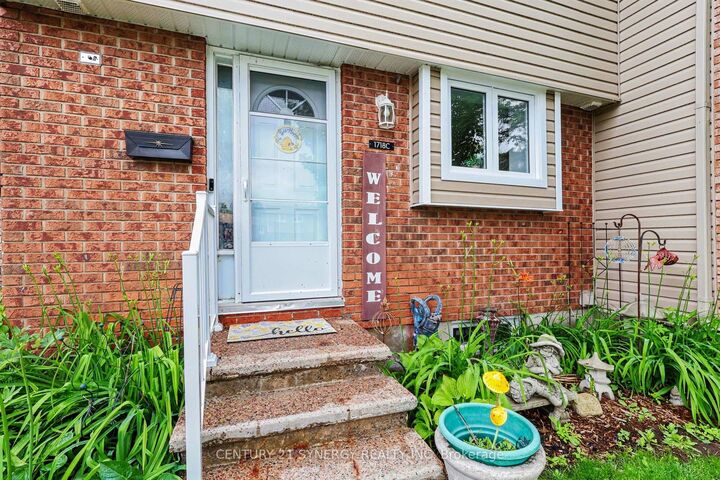 Property Photo: 1718 Lamoureux Drive C ON K1E 2N2