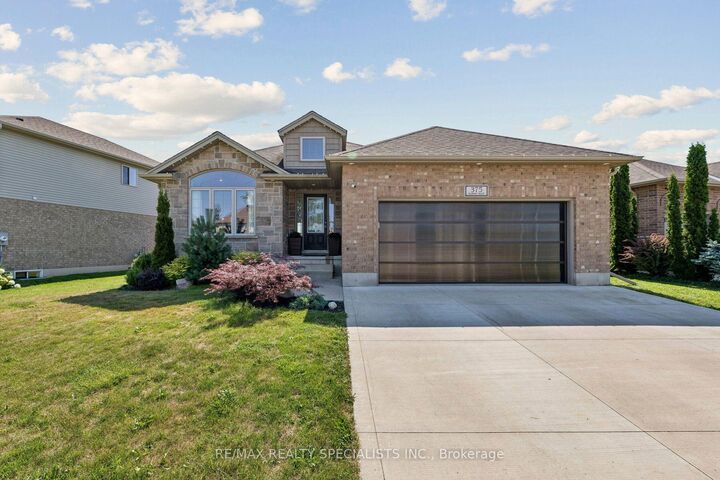 Property Photo: 375 Fairway Road ON N4T 0E1