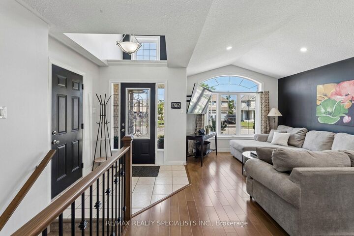 Property Photo:  375 Fairway Road  ON N4T 0E1 