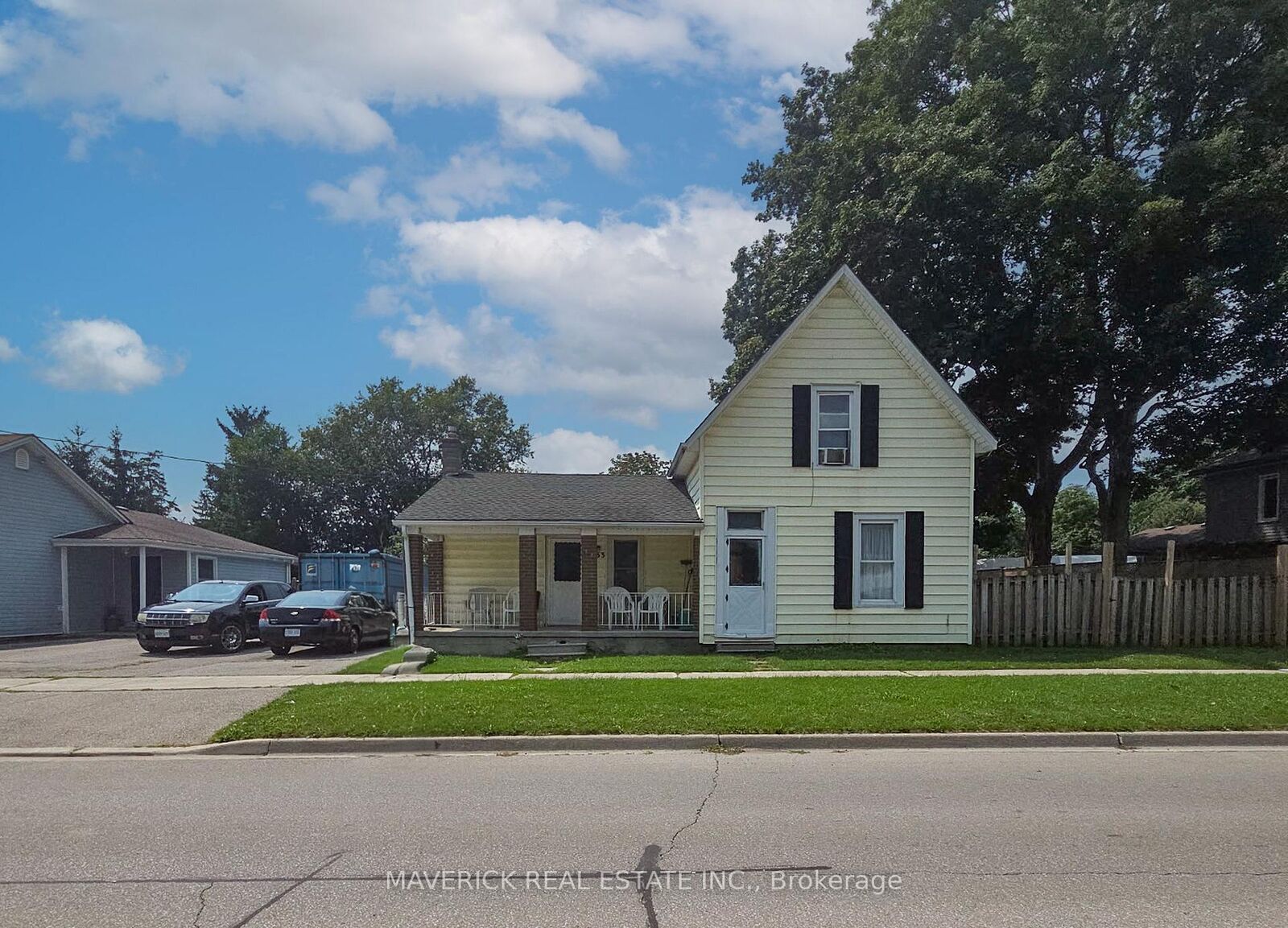 Property Photo: 133 Mutual Street N ON N5C 2A1