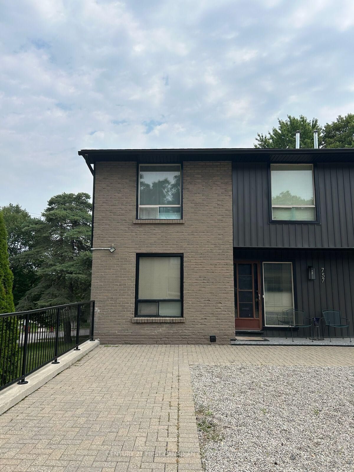 Property Photo: 757 Berkshire Drive ON N6J 3B5