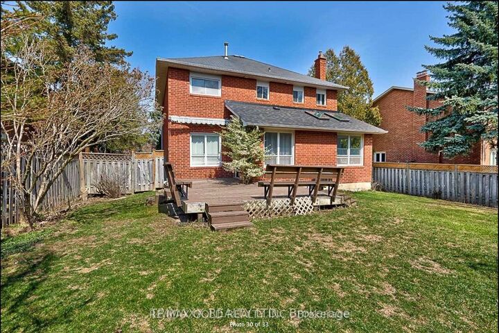 Property Photo: 2586 Hammond Road ON L5K 1T2