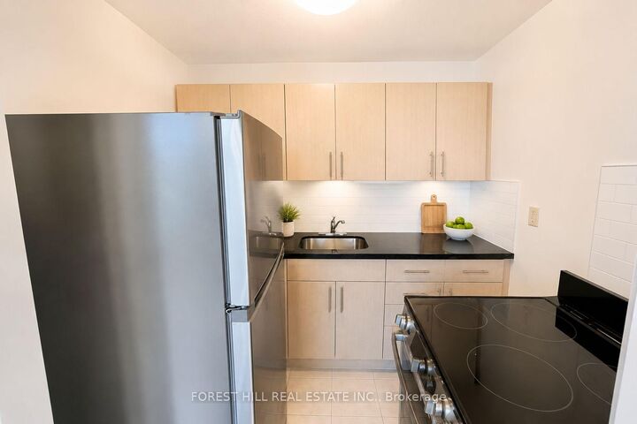 Property Photo:  165 Barrington Avenue 301  ON M2C 5N1 