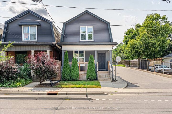 Property Photo:  425 English Street  ON N5W 3T4 