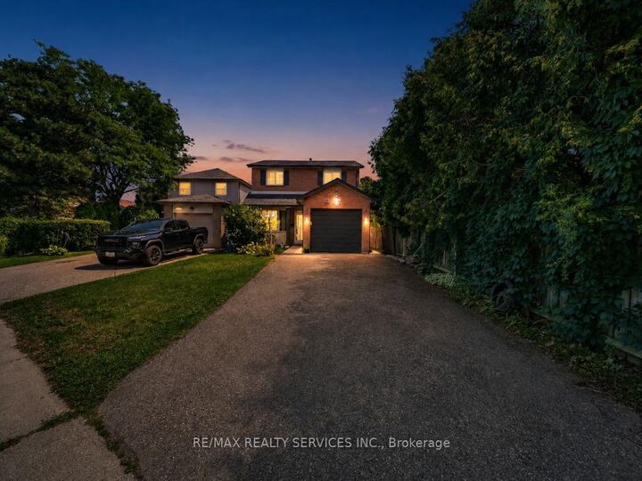 Property Photo: 3079 Bartholomew Crescent ON L5N 3K9