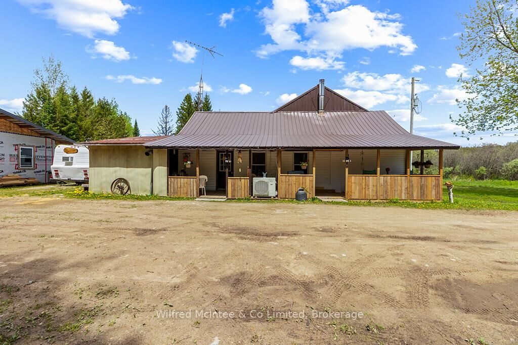 Property Photo:  135220 Concession Road 8 Road  ON N0H 1K0 