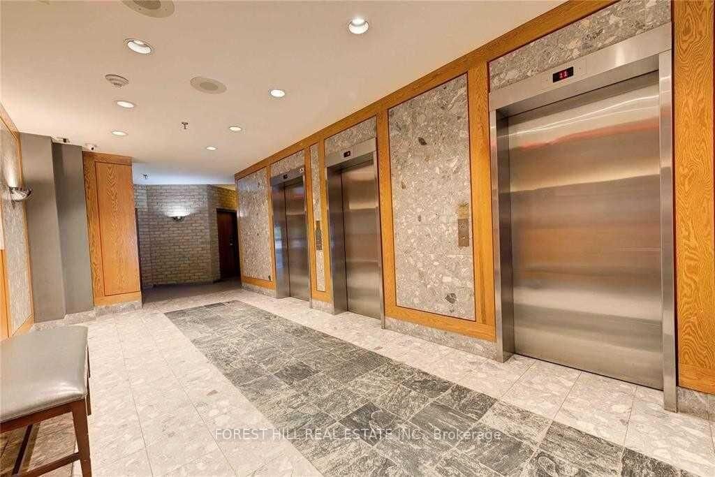 Property Photo: 695 Richmond Street 1111 ON N6A 5M8