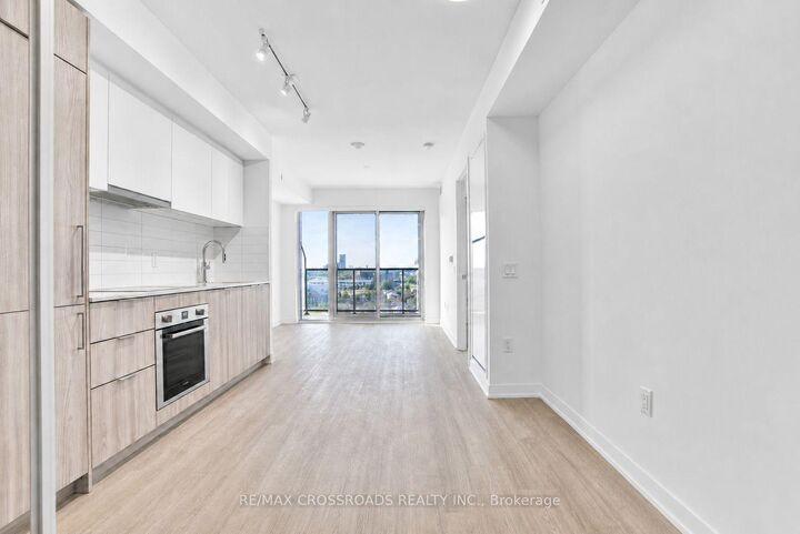Property Photo:  15 David Salomon Drive 1503  ON M3C 1E7 
