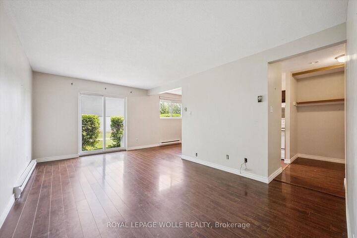 Property Photo:  30 Flamingo Drive 30  ON N3B 1V5 