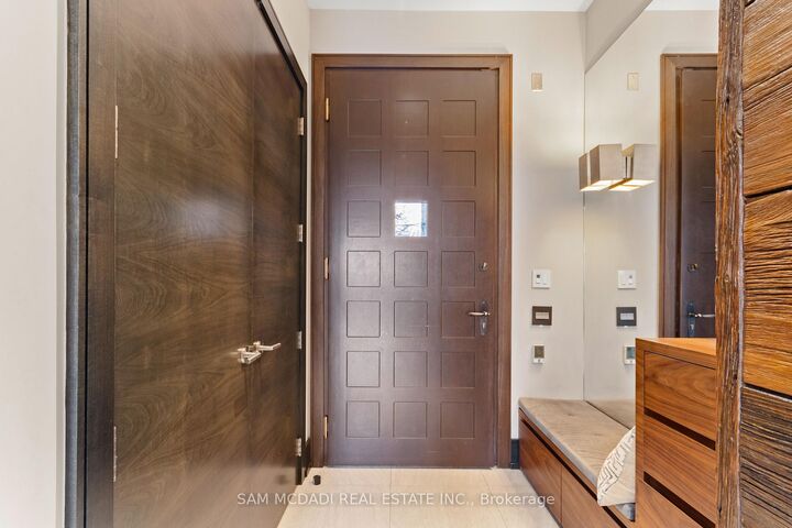 Property Photo: 1031 Welwyn Drive ON L5J 3J2
