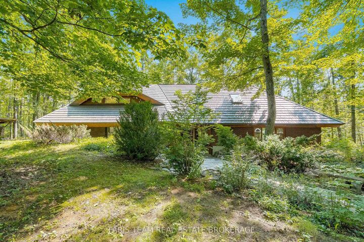 Property Photo: 15 Scottdale Drive ON L0L 1T0