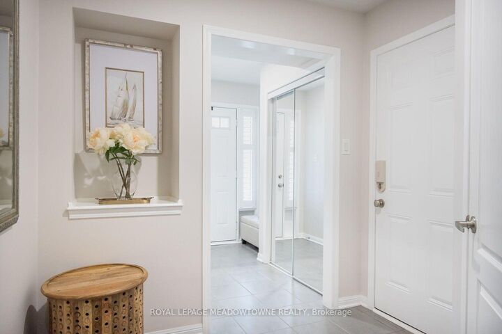 Property Photo: 6020 Derry Road 104 ON L9T 8J5