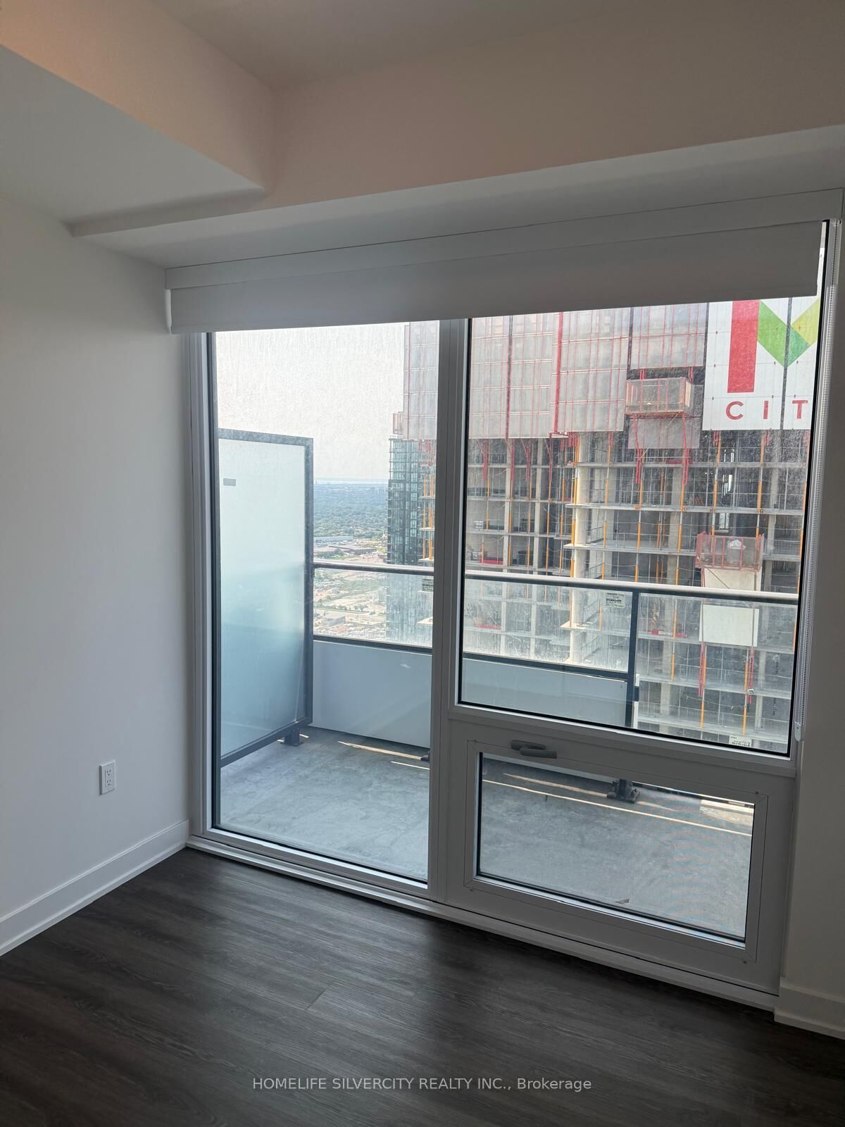Property Photo:  448 Burnhamthorpe Road 4402  ON L5B 0R4 