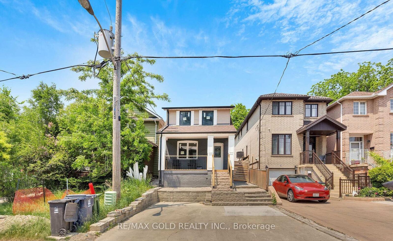 Property Photo: 8 Fairglen Crescent ON M9N 1S2