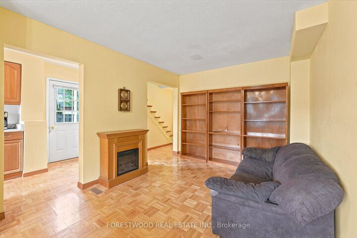Property Photo: 4110 Quaker Hill Drive ON L5C 3M3