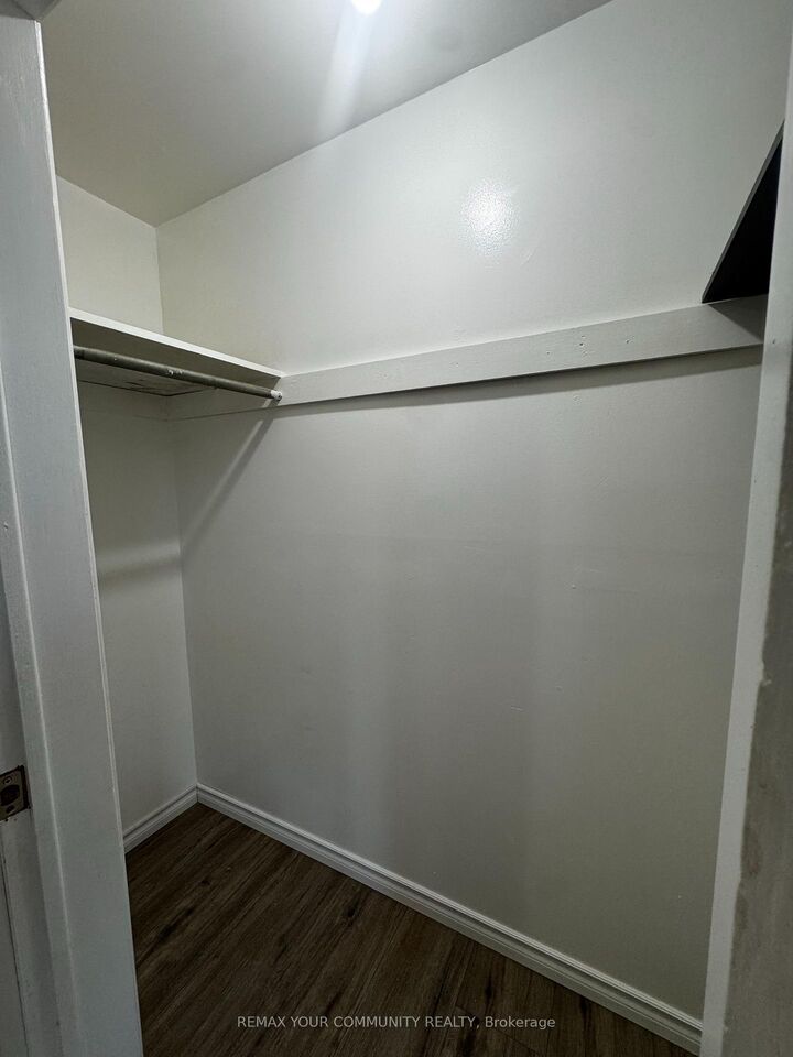 Photo de la propriété:  205 Church Street Apt A  ON L4P 1J9 