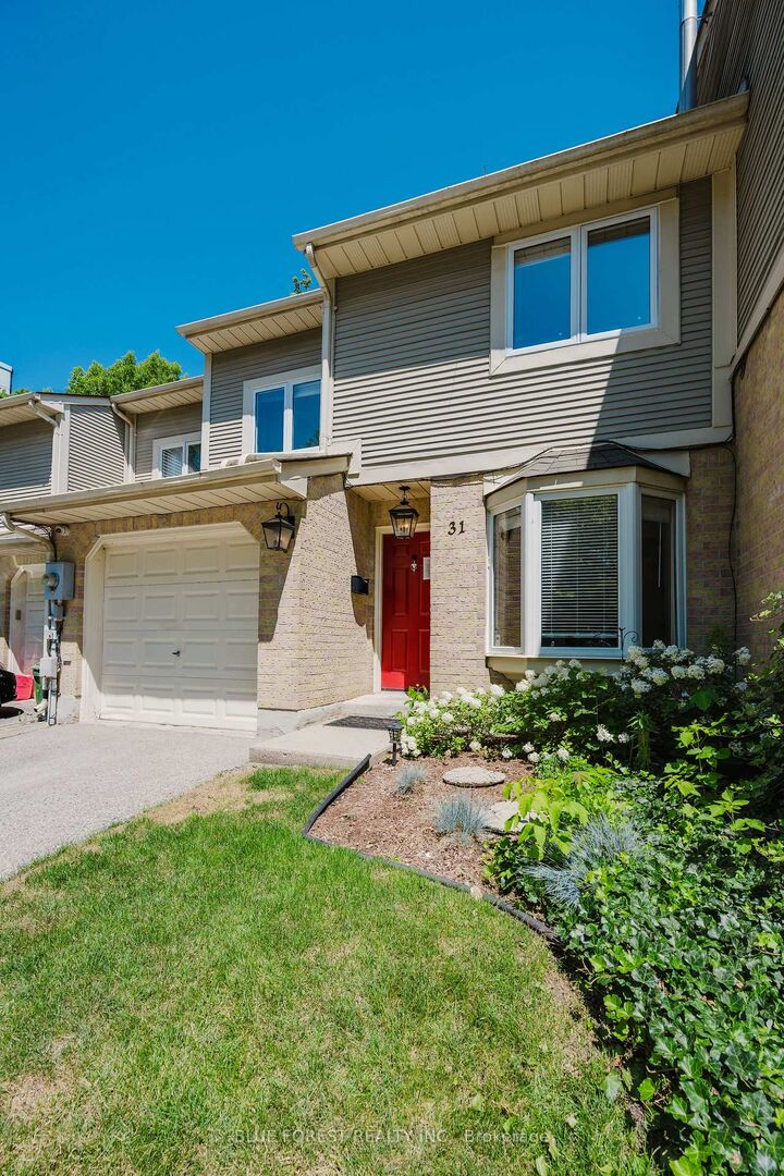Property Photo: 9 Ailsa Place 31 ON N5Z 4Z6