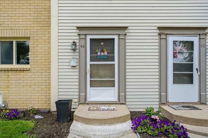 Property Photo:  65 Dorchester Boulevard 44  ON L2M 7T7 