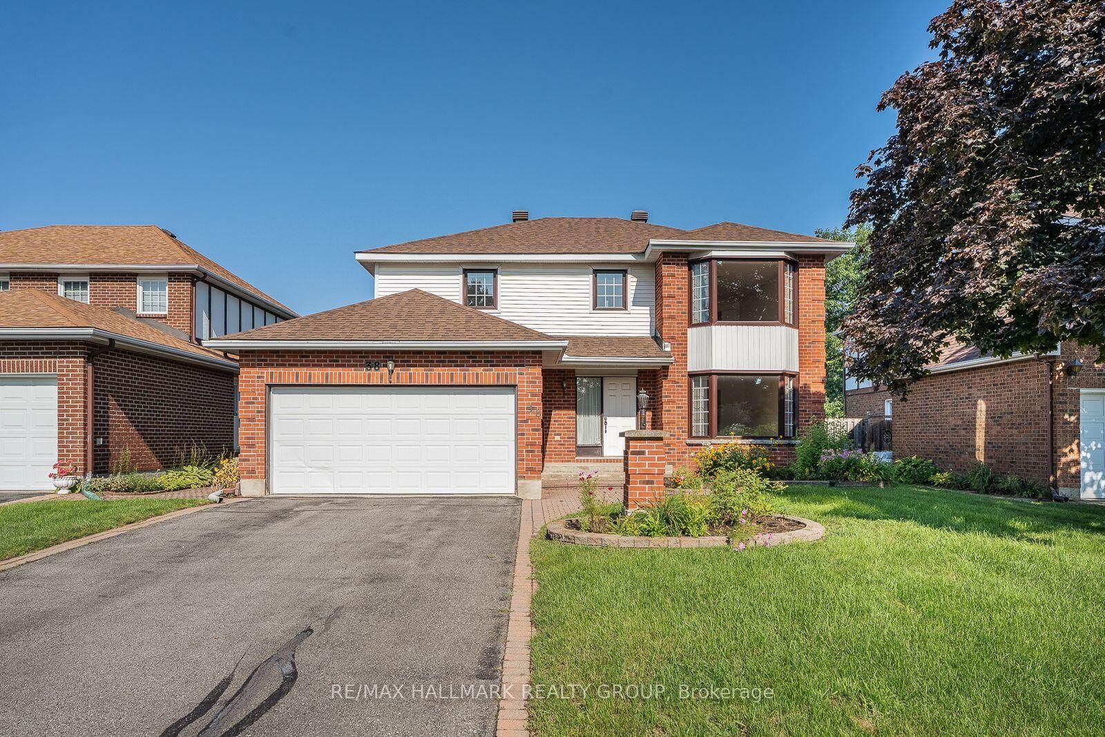 Property Photo:  38 Bateman Drive  ON K2G 5H4 