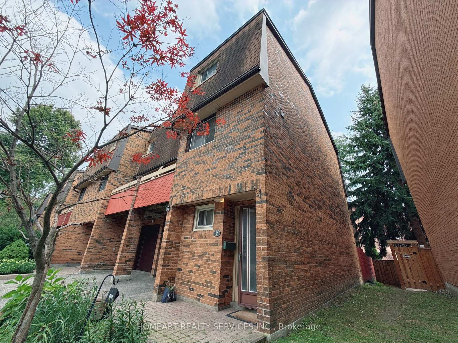 Property Photo: 9 Poets Walkway N/A ON M2J 4V2