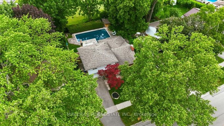 Property Photo: 653 Viscount Road ON N6J 2Y4