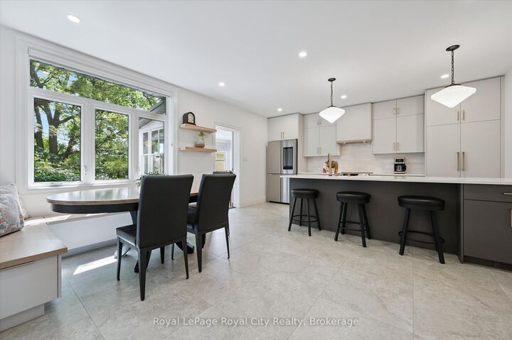 164 King Street — photo 1