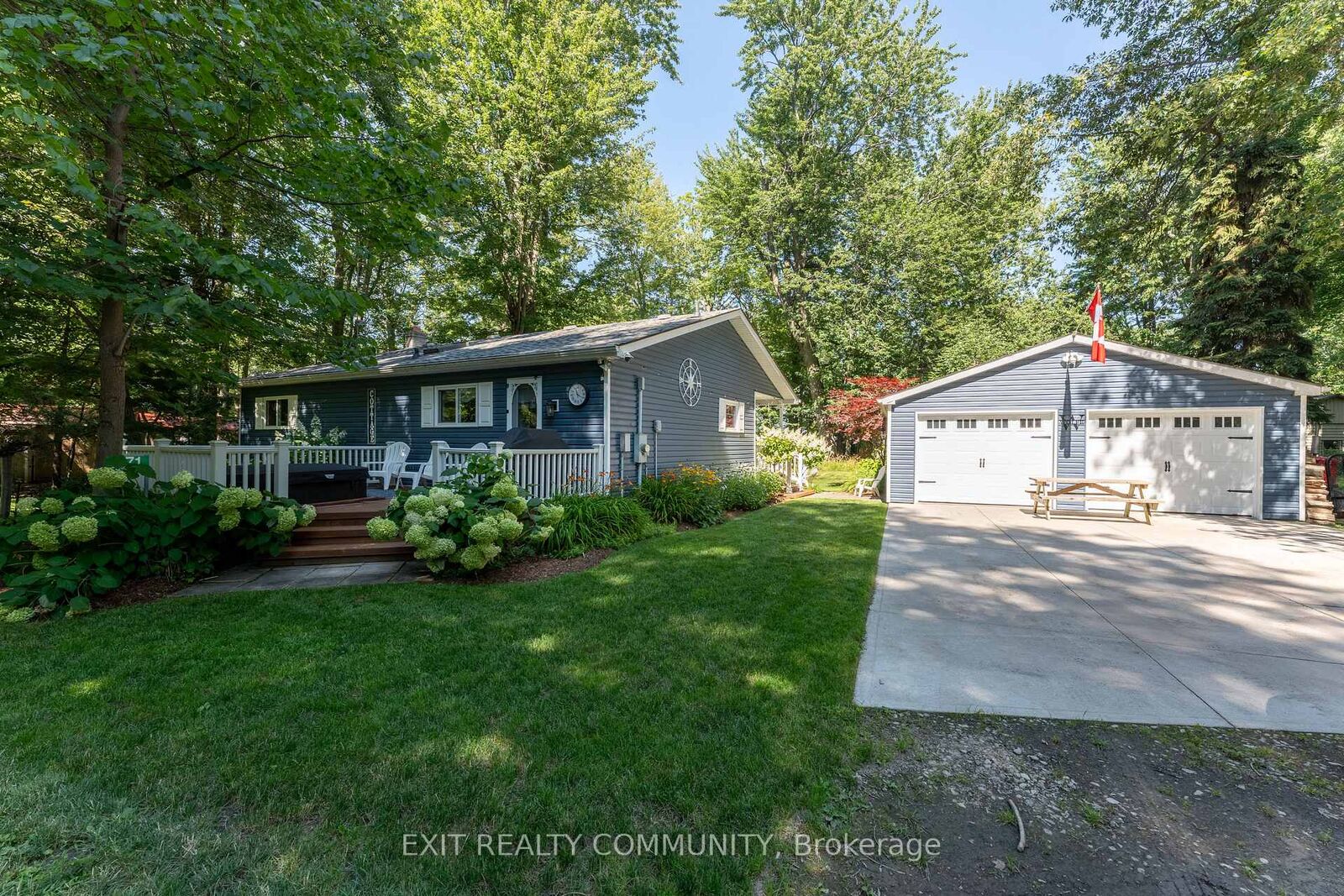 Property Photo: 9871 Phoebe Lane N ON N0N 1J2