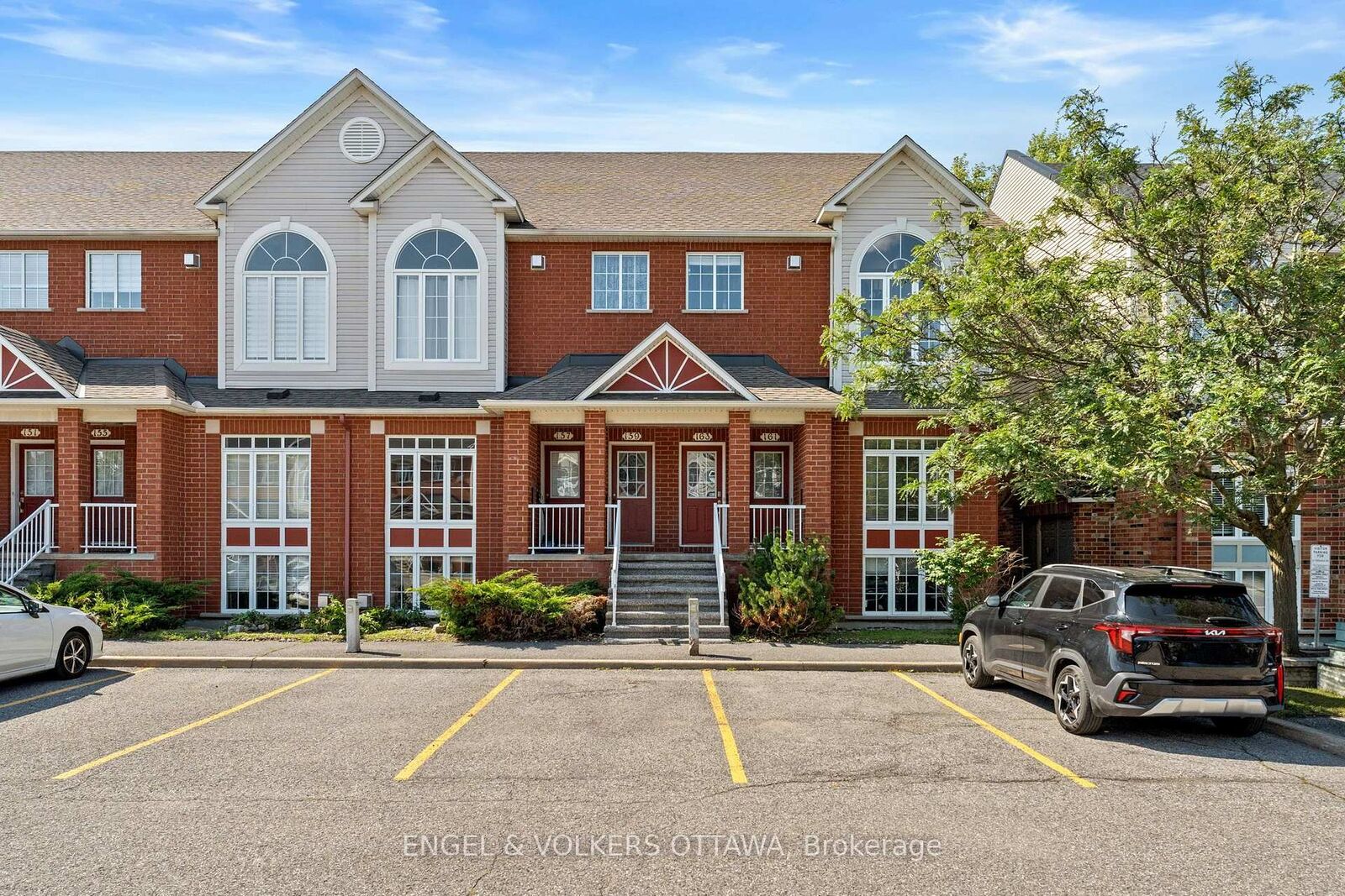 Property Photo: 70 Edenvale Drive 163 ON K2K 3N7