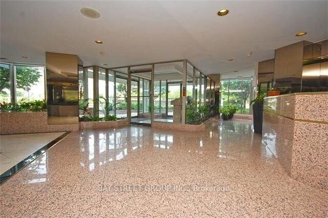 Property Photo: 400 Webb Drive 2203 ON L5B 3Z7