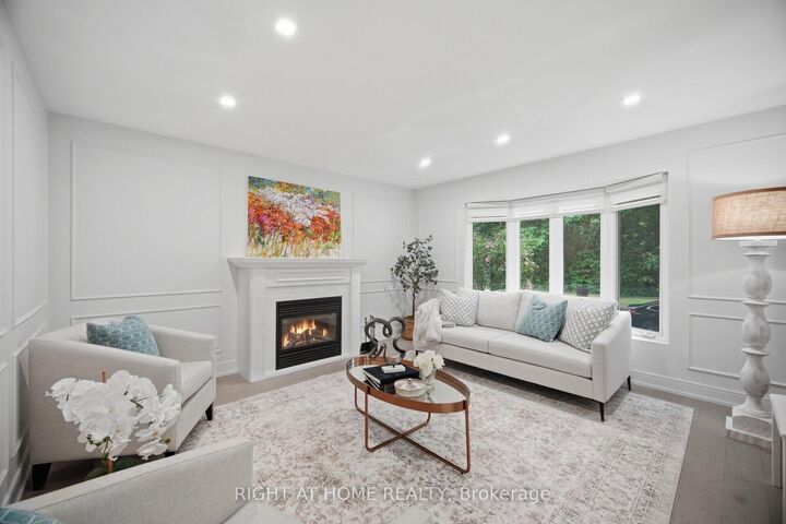 Property Photo: 4 Simmons Crescent ON L4G 6B4