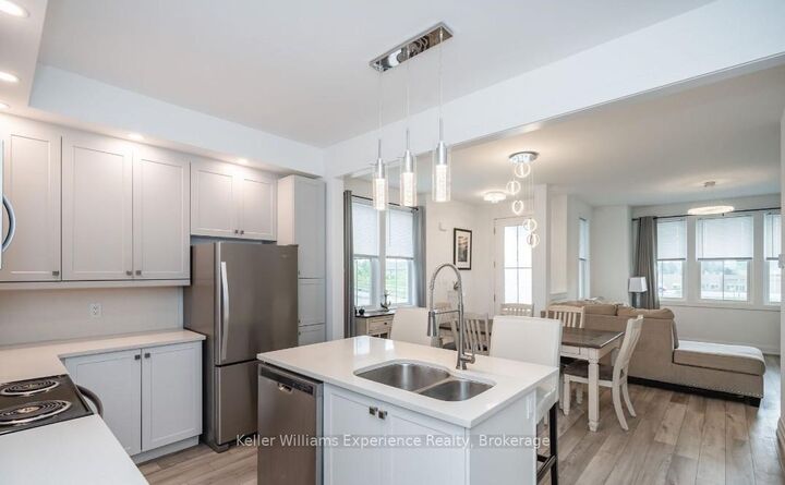 Property Photo:  30 Samantha Lane  ON L4R 0H4 