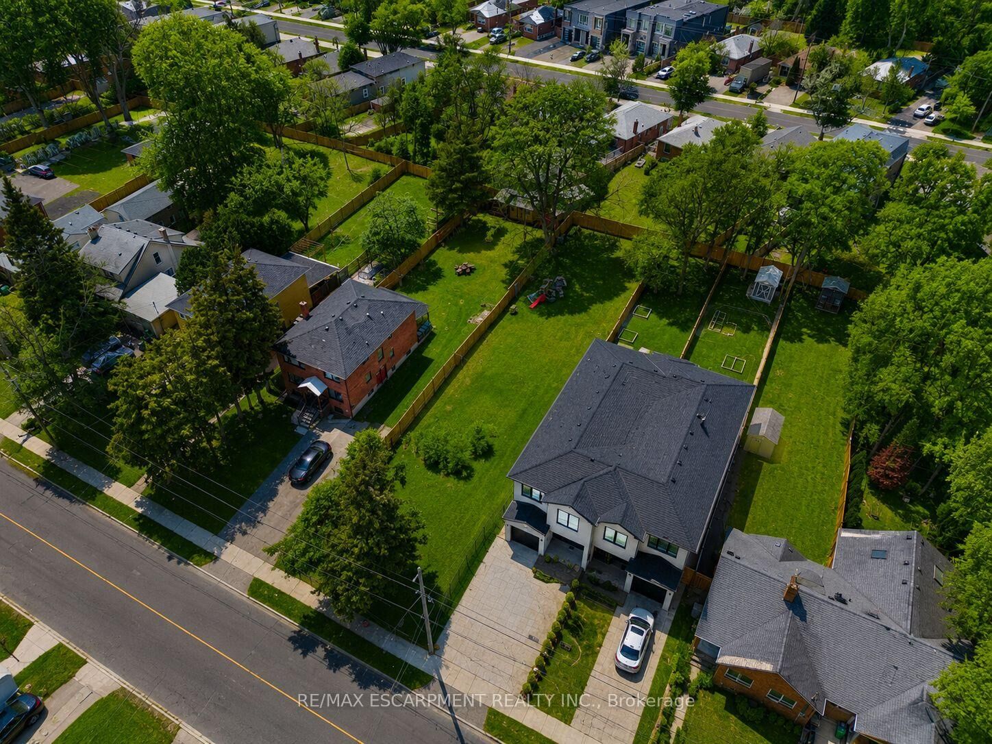 Property Photo:  19B Broadview Avenue  ON L5H 2S8 