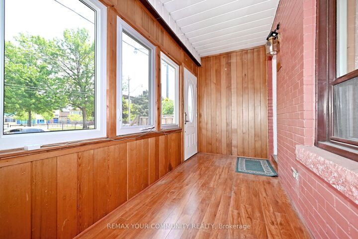 Property Photo: 520 Dufferin Street ON M6K 2A6