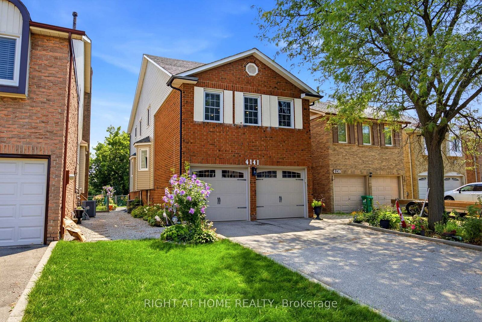 Property Photo: 4141 Trellis Crescent ON L5L 2M1