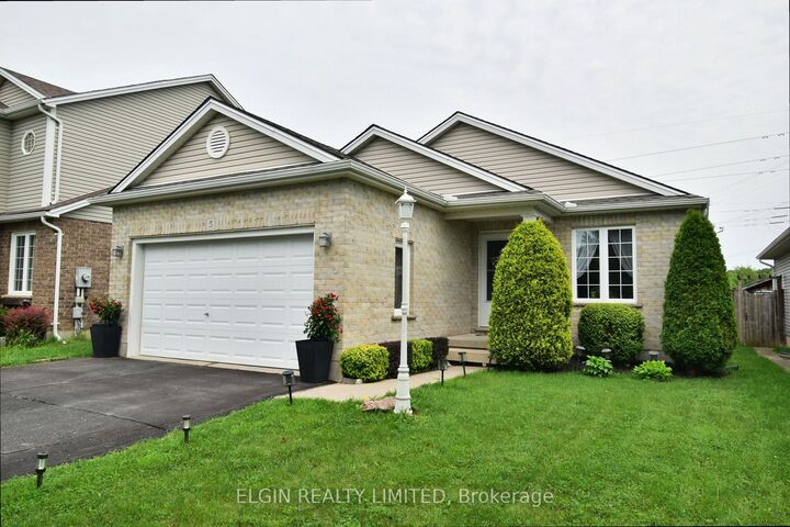 Property Photo: 5 Havenridge Court ON N5P 4P7