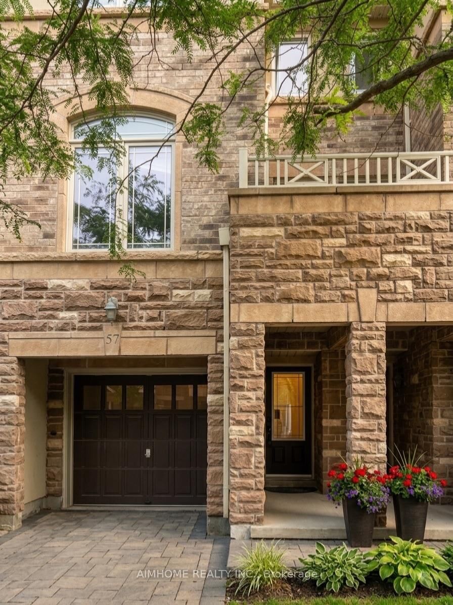 Property Photo: 6625 Falconer Drive 57 ON L5N 0C3