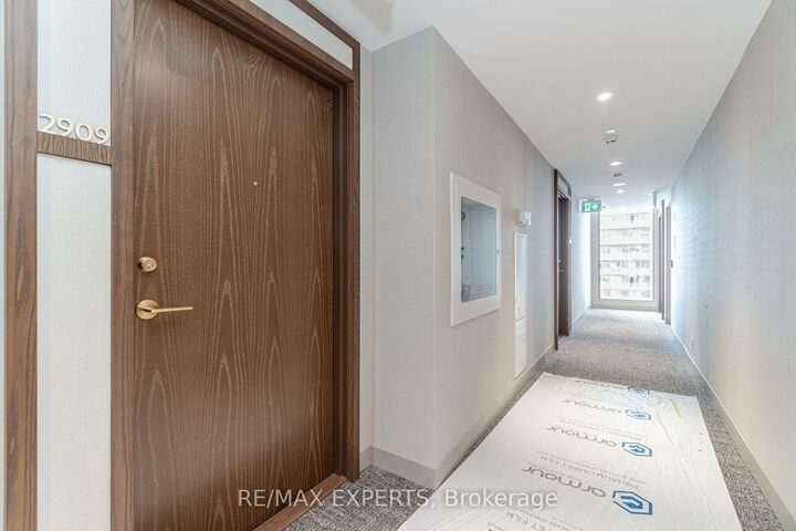 Property Photo: 1000 Portage Parkway 2909 ON L4K 0L1