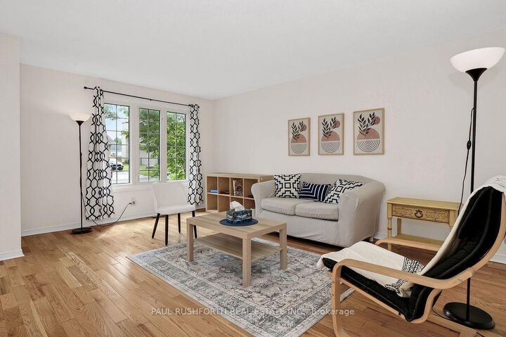Property Photo: 939 Greenbriar Avenue ON K2C 0J8