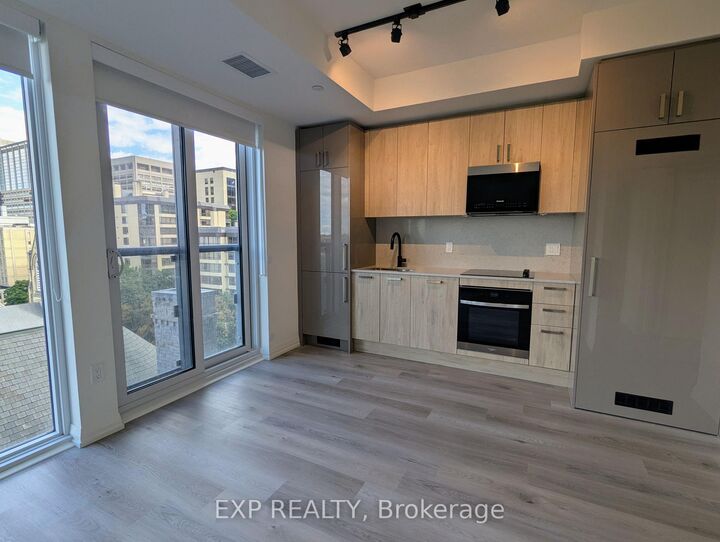 Property Photo: 280 Dundas Street W 814 ON M5T 1V4