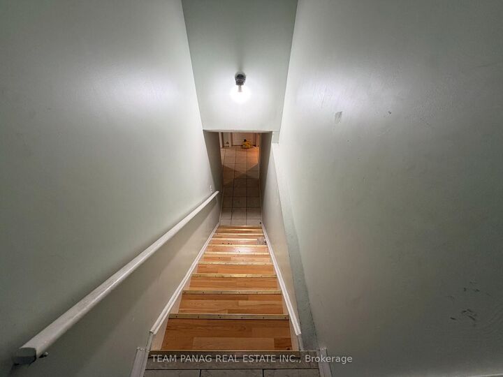 Property Photo: 70 Princess Valley Crescent Basement ON L6P 2B9