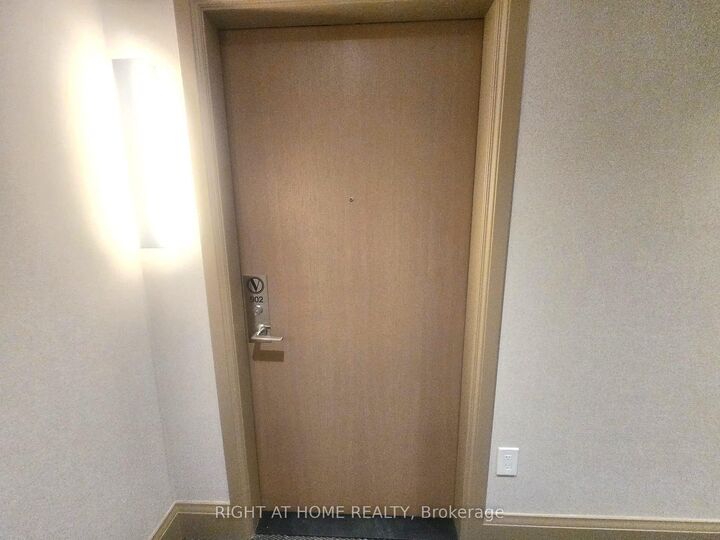 Property Photo:  21 Meadowdale Road 902  ON L4K 0H6 