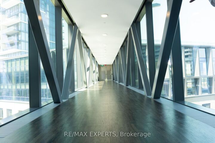 Property Photo: 7890 Jane Street 1802 ON L4K 0K9
