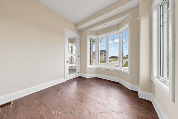 Property Photo: 33 Lorrain Hand Crescent ON L4P 0S9