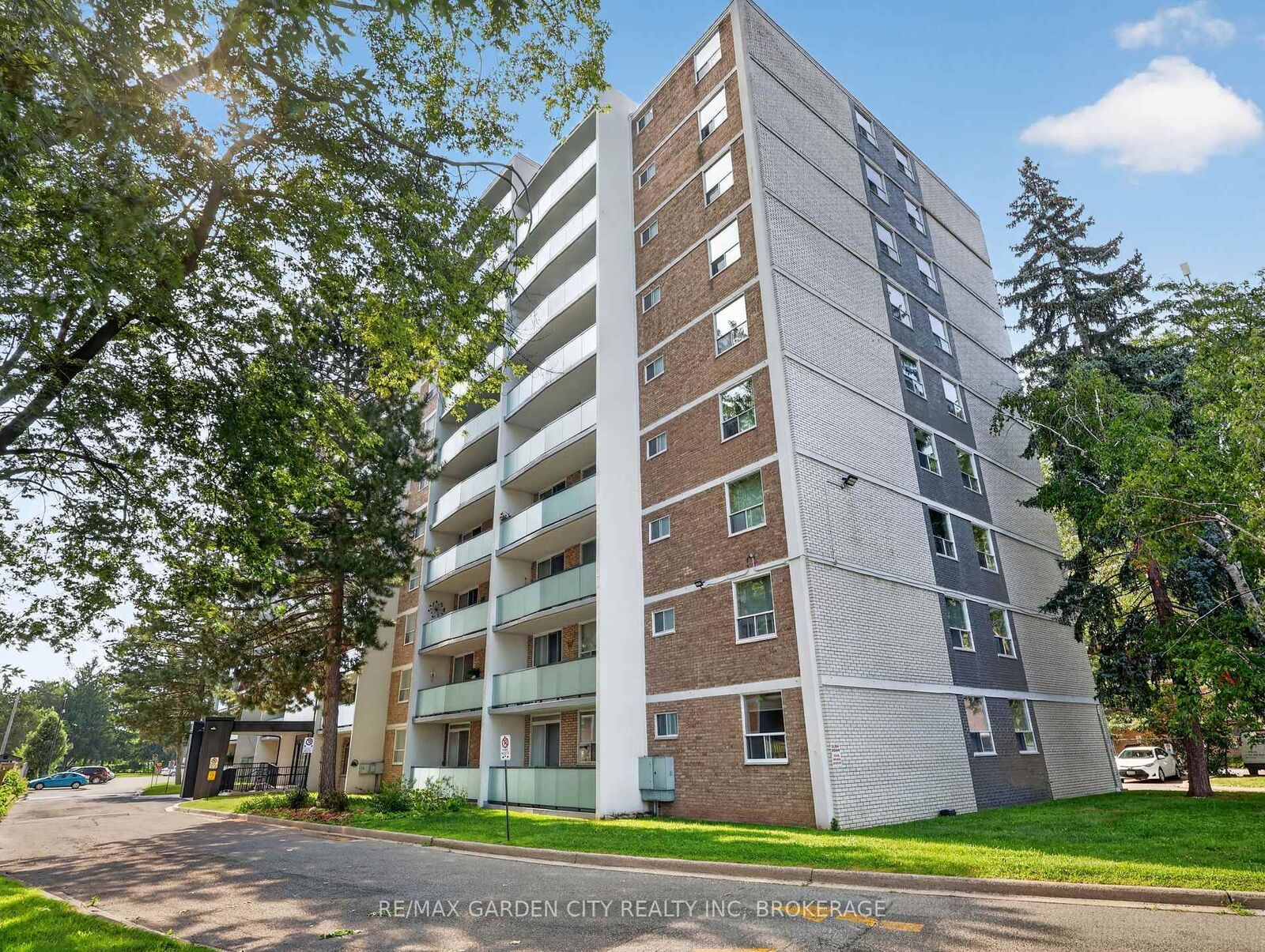 Property Photo:  359 Scott Street N 701  ON L2N 2G5 