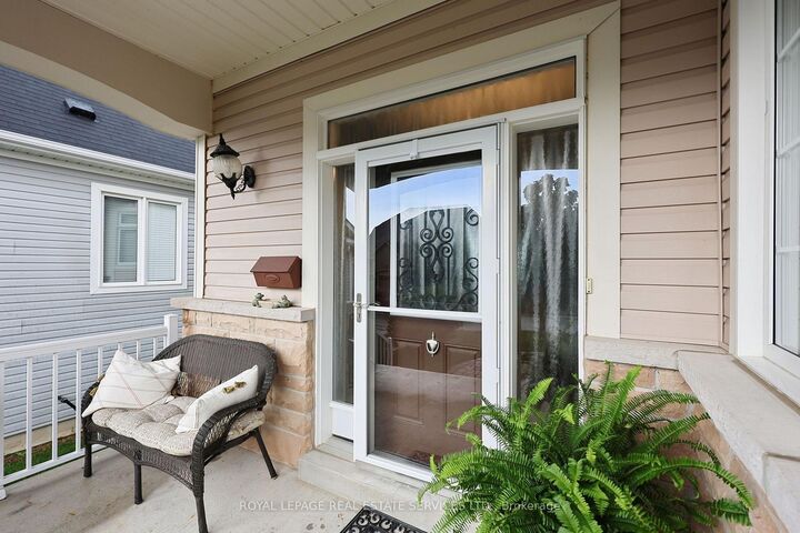 Property Photo:  17 Leeward Circle  ON L9Z 0E9 
