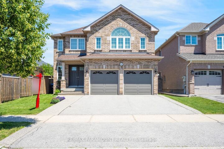 Property Photo: 6407 Ormindale Way ON L5V 1J3