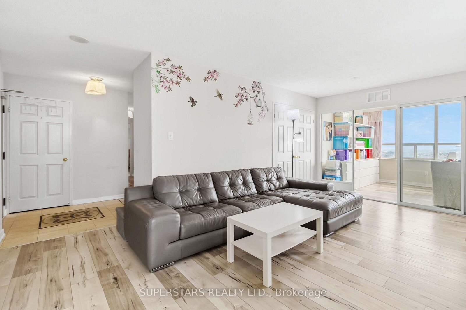 Property Photo: 30 Malta Avenue 1702 ON L6Y 4S5