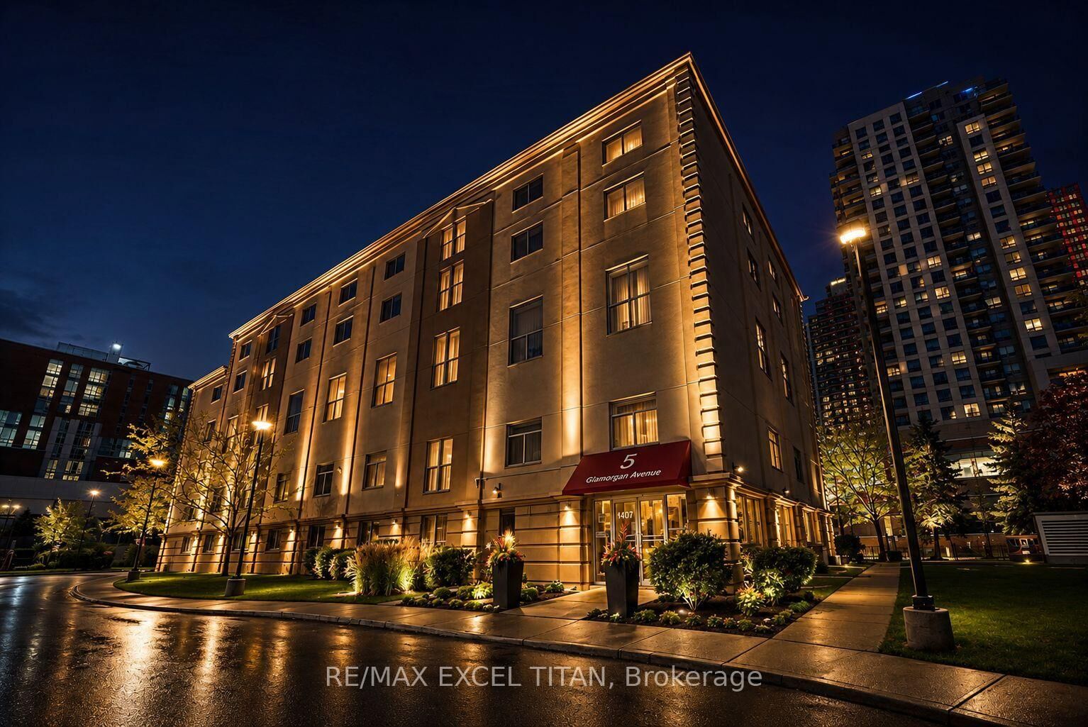 Property Photo:  1401 Dupont Street 125  ON M6H 2B1 