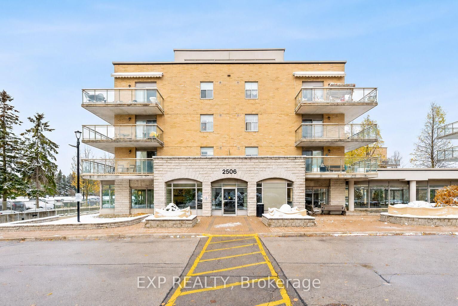 Photo de la propriété:  2506 Rutherford Road 210  ON L4K 5N4 