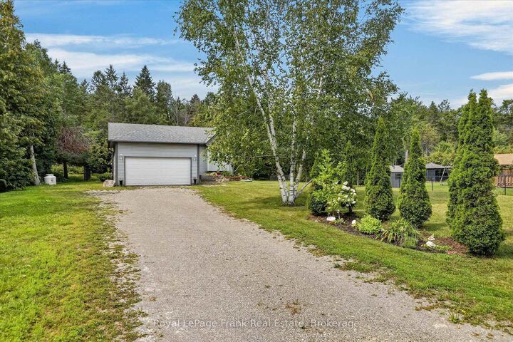 Property Photo:  124 Sumcot Drive  ON K9J 6X2 